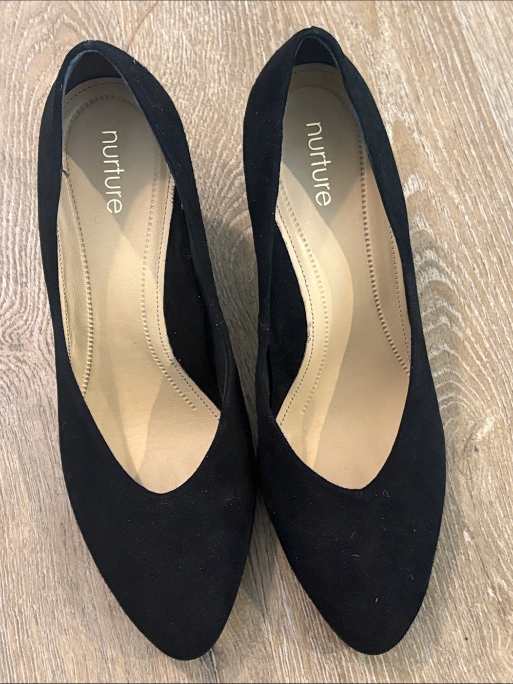 Nurture by Lamaze Black Pointed-Toe Suede Pumps